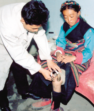 藏医药特色疗法牛角吸